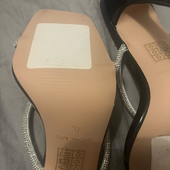 High heels - Picture 3 of 4